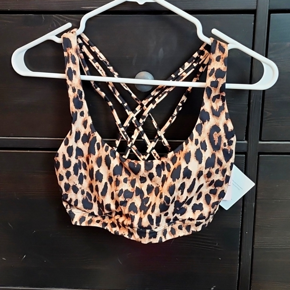 NWT Medium Victoria Secret Leopard Print Sports Bra